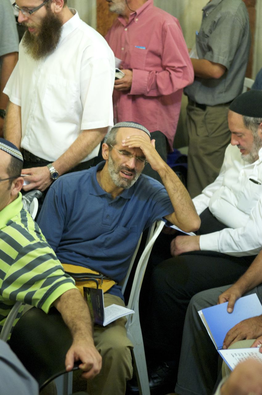 בגעגועים לרב מרדכי אליהו זצ"ל: סליחות במערת המכפלה