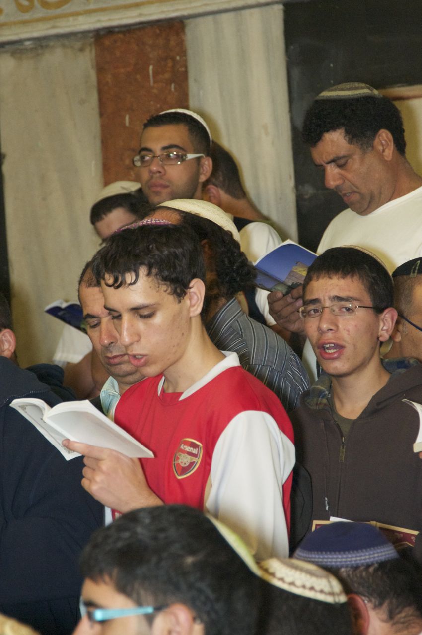 בגעגועים לרב מרדכי אליהו זצ"ל: סליחות במערת המכפלה