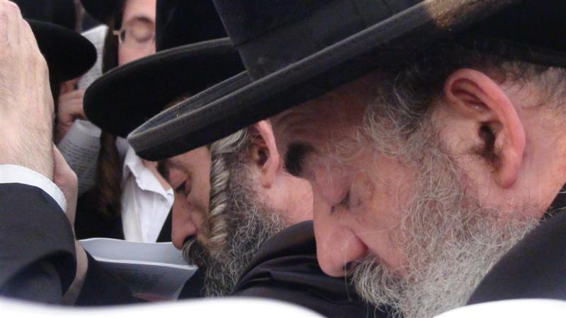 בניו, האדמו"רים, עלו לקבר בהר-הזיתים ● תיעוד מיוחד