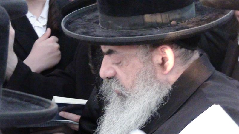 בניו, האדמו"רים, עלו לקבר בהר-הזיתים ● תיעוד מיוחד