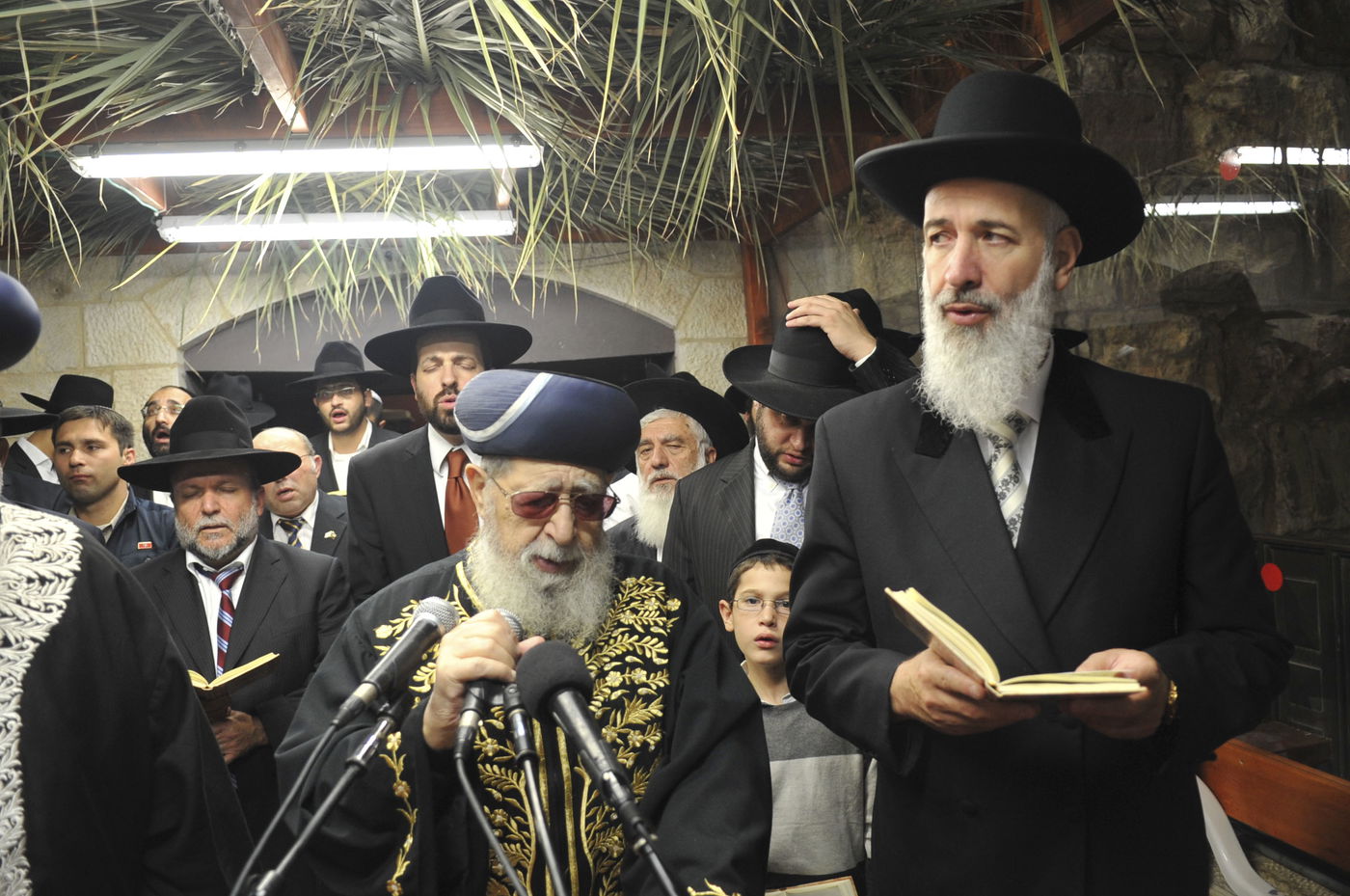 סליחות אחרונות לתשע"א: מרן הגר"ע ורבבות בכותל