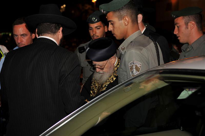 סליחות אחרונות לתשע"א: מרן הגר"ע ורבבות בכותל