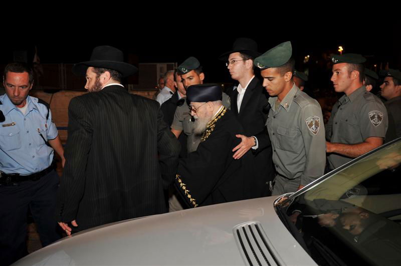 סליחות אחרונות לתשע"א: מרן הגר"ע ורבבות בכותל