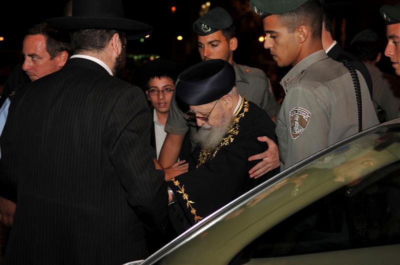 סליחות אחרונות לתשע"א: מרן הגר"ע ורבבות בכותל