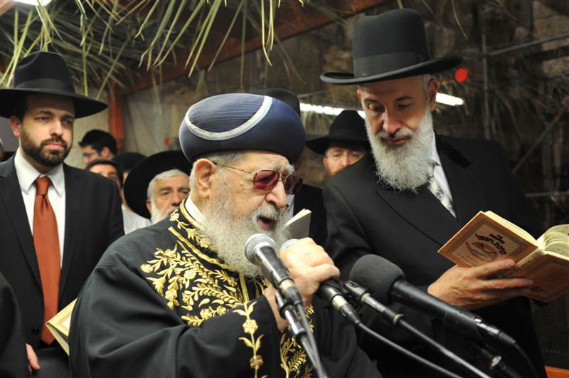 סליחות אחרונות לתשע"א: מרן הגר"ע ורבבות בכותל