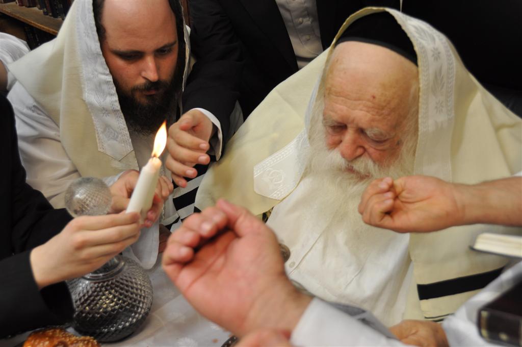 תיעוד מיוחד: הגר"ח קנייבסקי במוצאי יום כיפור
