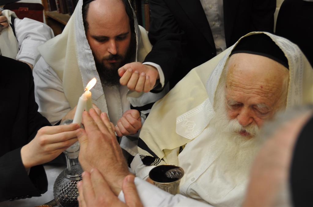 תיעוד מיוחד: הגר"ח קנייבסקי במוצאי יום כיפור