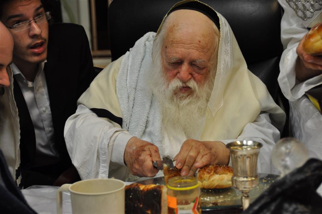 תיעוד מיוחד: הגר"ח קנייבסקי במוצאי יום כיפור