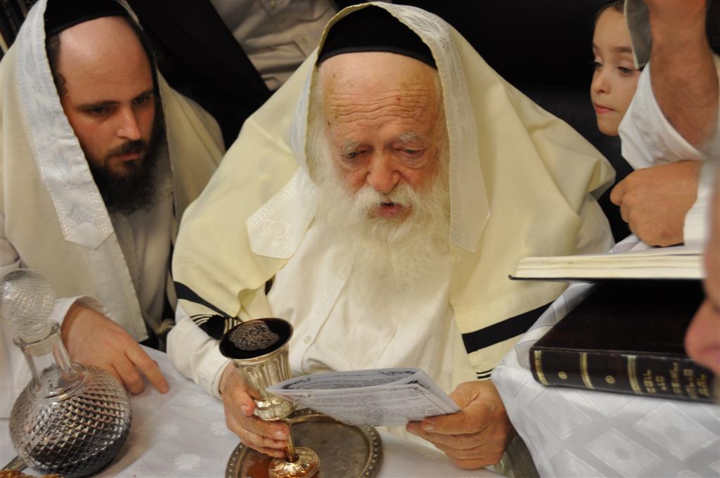 תיעוד מיוחד: הגר"ח קנייבסקי במוצאי יום כיפור