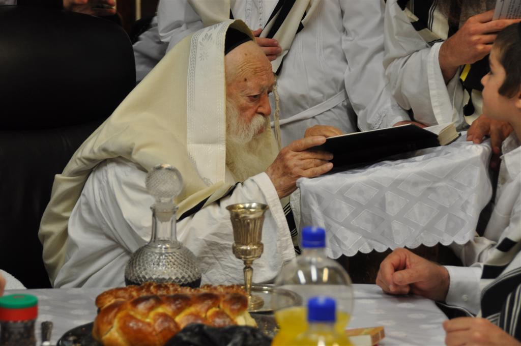 תיעוד מיוחד: הגר"ח קנייבסקי במוצאי יום כיפור