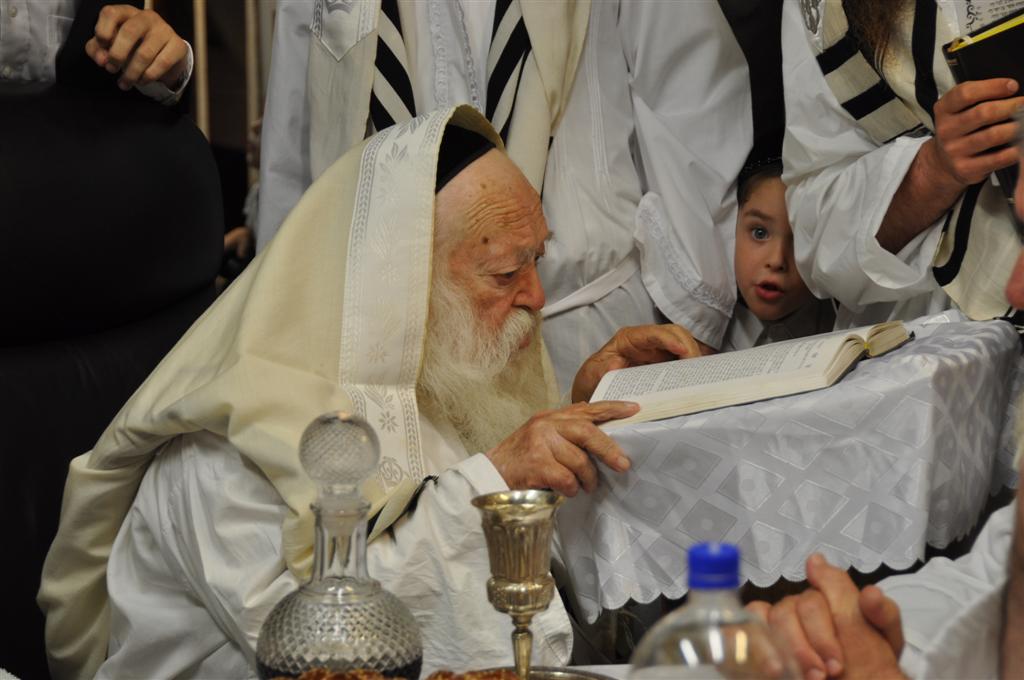 תיעוד מיוחד: הגר"ח קנייבסקי במוצאי יום כיפור