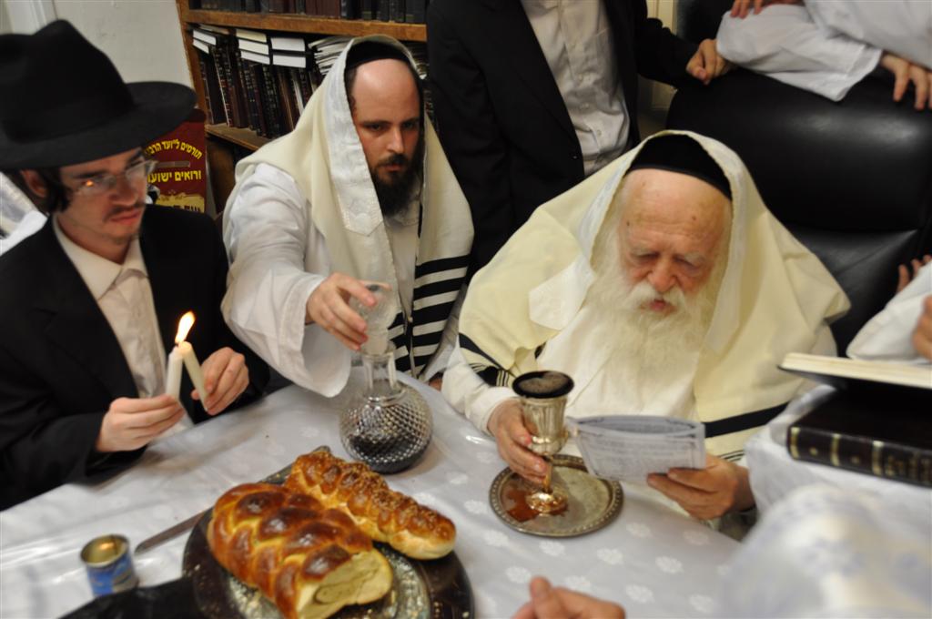 תיעוד מיוחד: הגר"ח קנייבסקי במוצאי יום כיפור