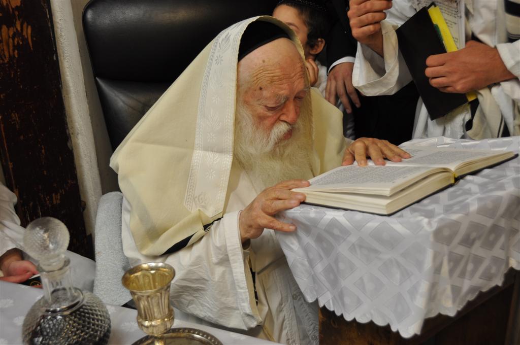 תיעוד מיוחד: הגר"ח קנייבסקי במוצאי יום כיפור