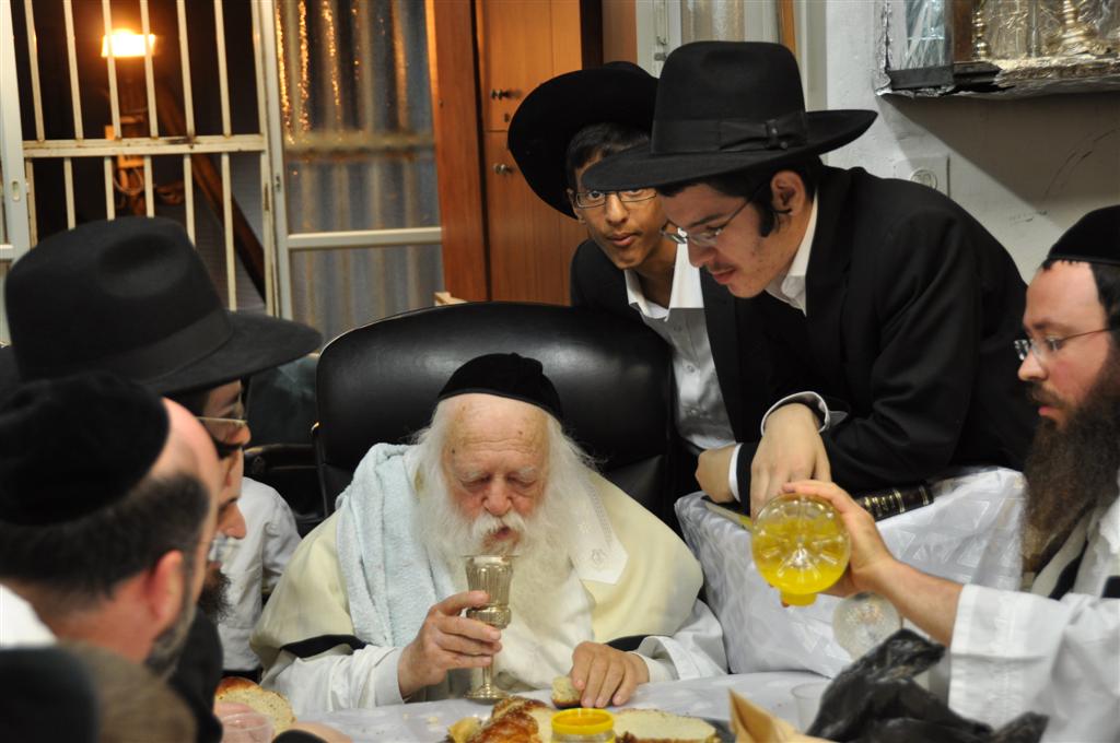 תיעוד מיוחד: הגר"ח קנייבסקי במוצאי יום כיפור