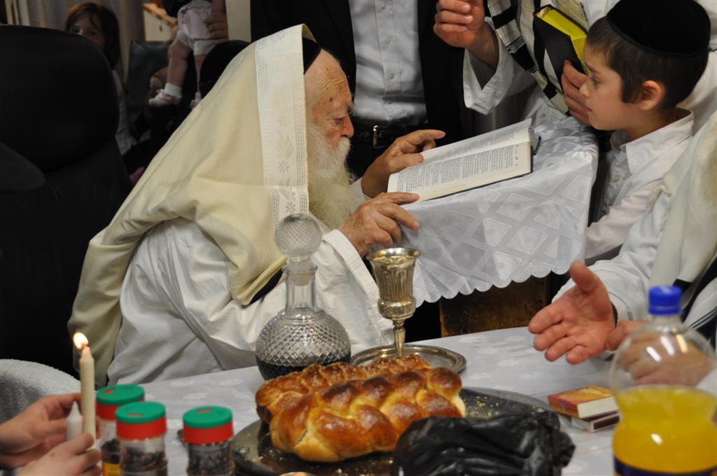 תיעוד מיוחד: הגר"ח קנייבסקי במוצאי יום כיפור