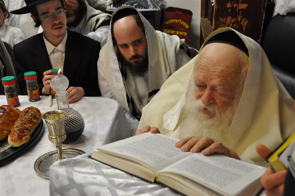 תיעוד מיוחד: הגר"ח קנייבסקי במוצאי יום כיפור