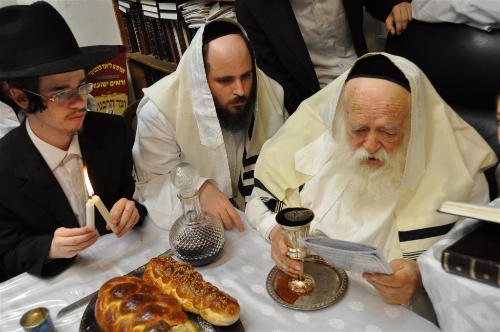 תיעוד מיוחד: הגר"ח קנייבסקי במוצאי יום כיפור