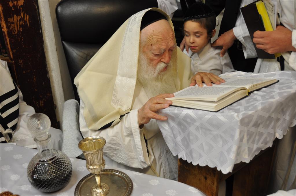 תיעוד מיוחד: הגר"ח קנייבסקי במוצאי יום כיפור