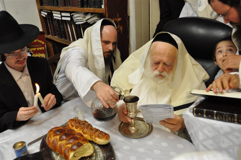 תיעוד מיוחד: הגר"ח קנייבסקי במוצאי יום כיפור