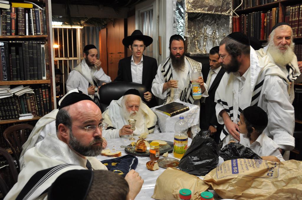 תיעוד מיוחד: הגר"ח קנייבסקי במוצאי יום כיפור