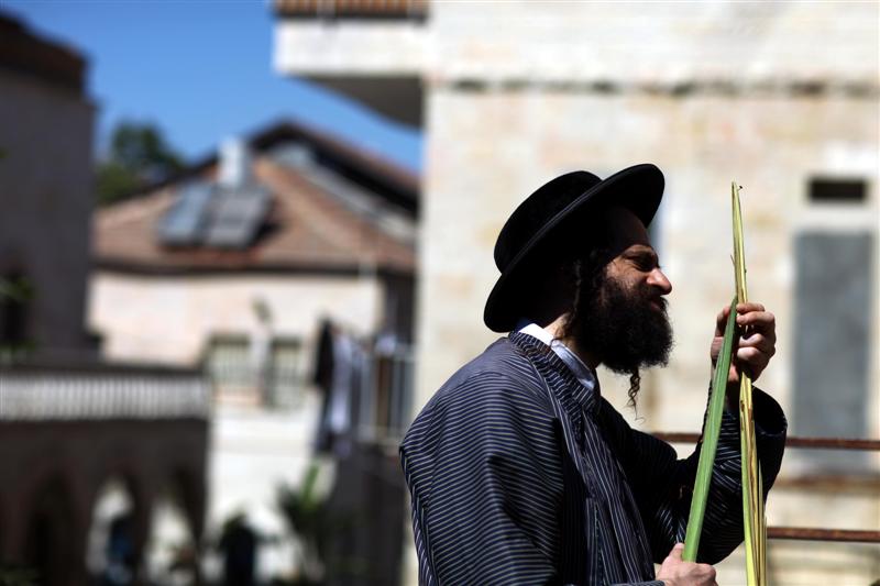 מאה שערים מתכוננת לסוכות