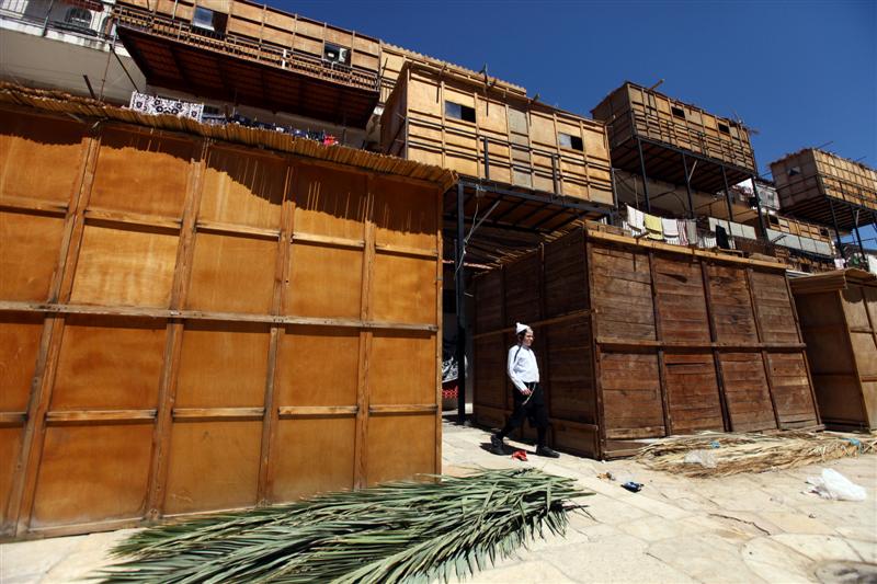 מאה שערים מתכוננת לסוכות