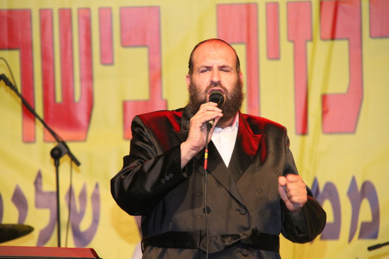 בית השואבה במישקולץ: רבבות ברחוב - וידאו ותיעוד ענק