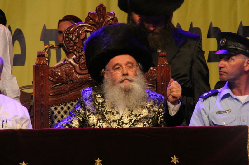 בית השואבה במישקולץ: רבבות ברחוב - וידאו ותיעוד ענק