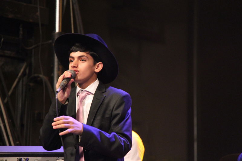 בית השואבה במישקולץ: רבבות ברחוב - וידאו ותיעוד ענק