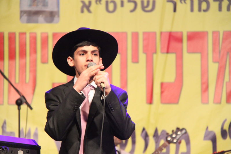 בית השואבה במישקולץ: רבבות ברחוב - וידאו ותיעוד ענק