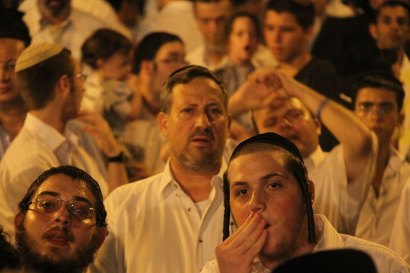 בית השואבה במישקולץ: רבבות ברחוב - וידאו ותיעוד ענק