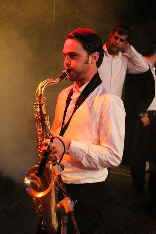 בית השואבה במישקולץ: רבבות ברחוב - וידאו ותיעוד ענק