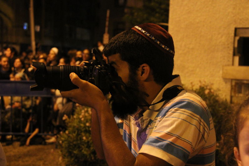 בית השואבה במישקולץ: רבבות ברחוב - וידאו ותיעוד ענק