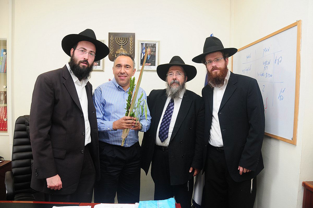 השרה לבנת גילתה למשלחת חב"ד: "מובילה מאבק בהקפאה"