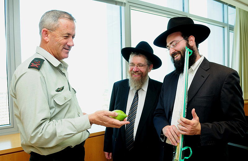 השרה לבנת גילתה למשלחת חב"ד: "מובילה מאבק בהקפאה"