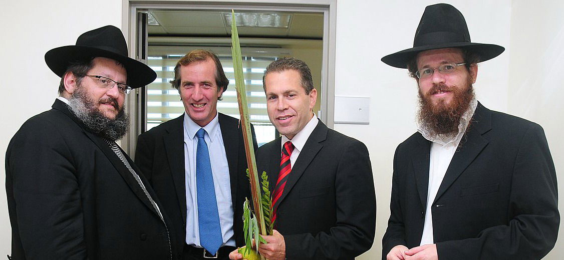 השרה לבנת גילתה למשלחת חב"ד: "מובילה מאבק בהקפאה"