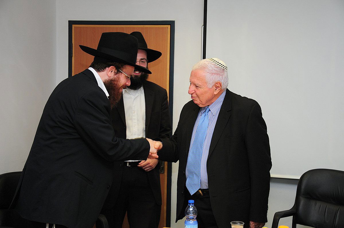 השרה לבנת גילתה למשלחת חב"ד: "מובילה מאבק בהקפאה"