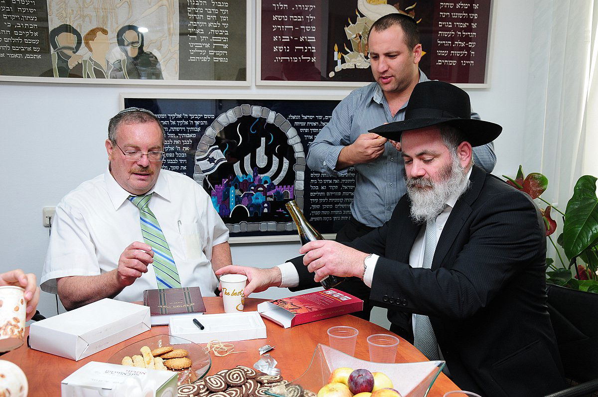 השרה לבנת גילתה למשלחת חב"ד: "מובילה מאבק בהקפאה"