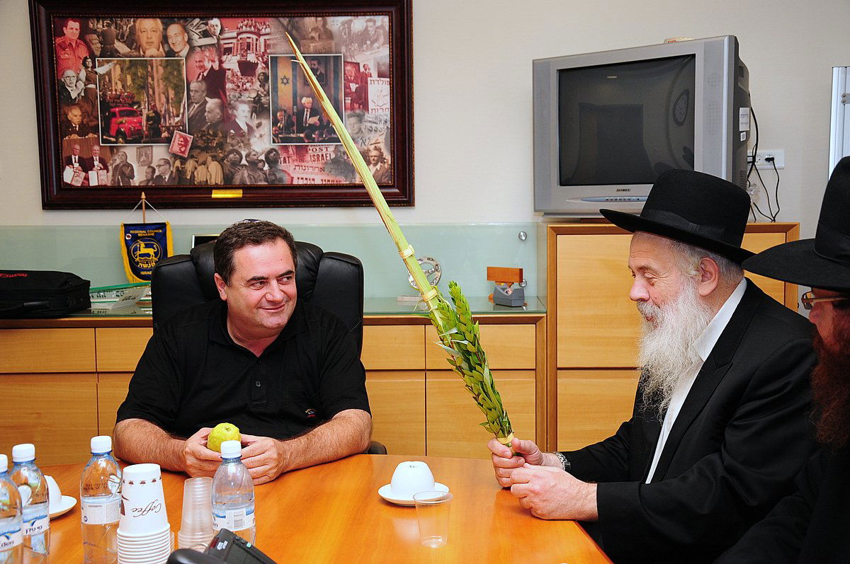 השרה לבנת גילתה למשלחת חב"ד: "מובילה מאבק בהקפאה"