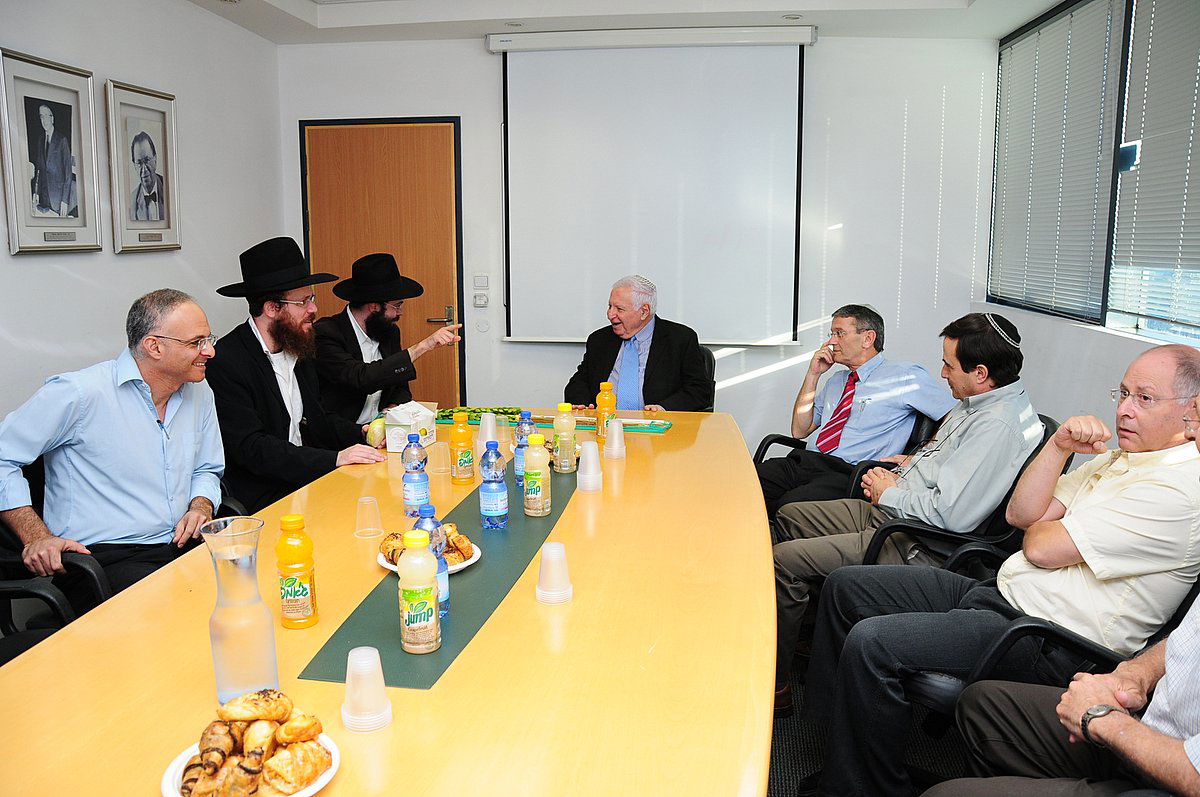 השרה לבנת גילתה למשלחת חב"ד: "מובילה מאבק בהקפאה"