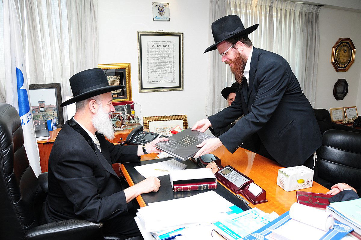 השרה לבנת גילתה למשלחת חב"ד: "מובילה מאבק בהקפאה"