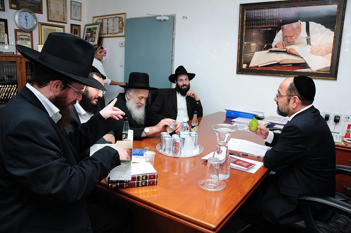 השרה לבנת גילתה למשלחת חב"ד: "מובילה מאבק בהקפאה"