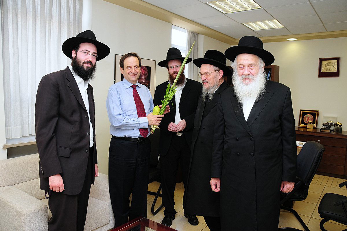 השרה לבנת גילתה למשלחת חב"ד: "מובילה מאבק בהקפאה"