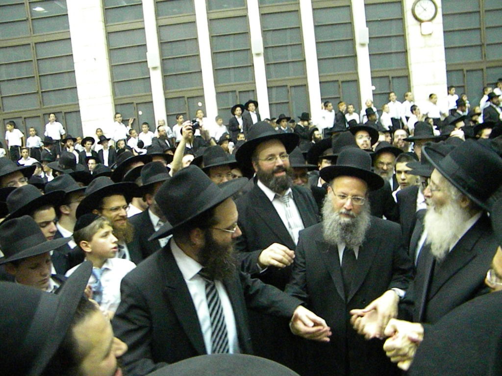 בית השואבה במיר: הגרנ"צ פינקל התכבד בריקוד