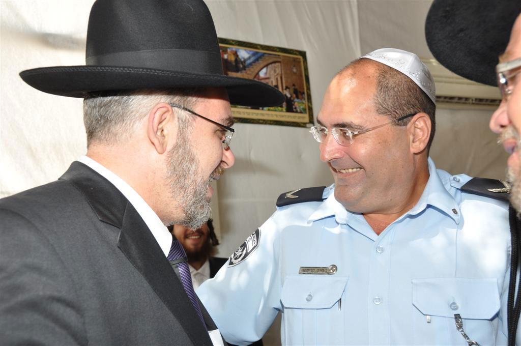 גלריה, וידאו: בסוכה של ראש העיר בני-ברק