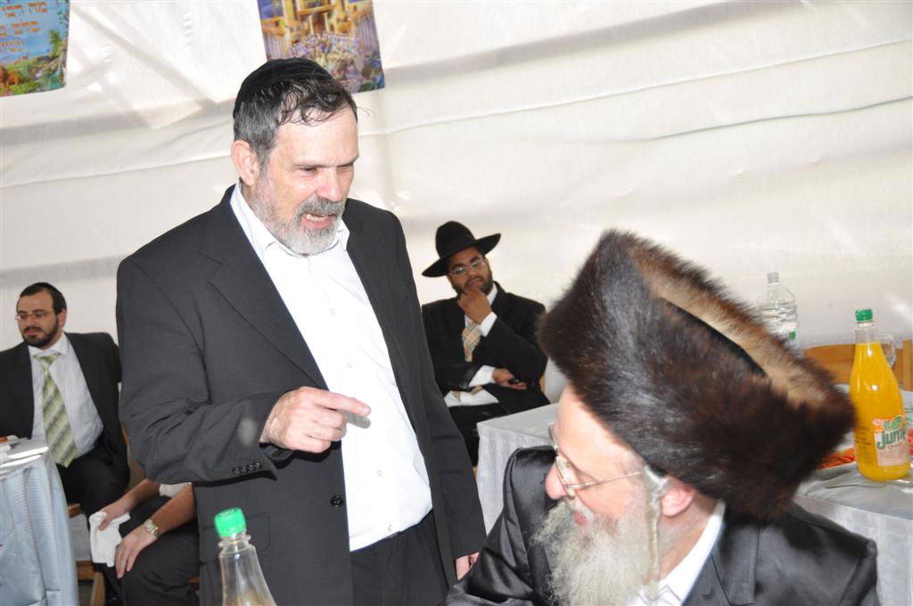 גלריה, וידאו: בסוכה של ראש העיר בני-ברק