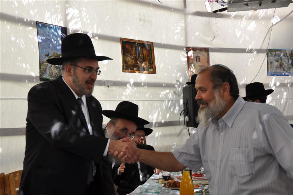 גלריה, וידאו: בסוכה של ראש העיר בני-ברק