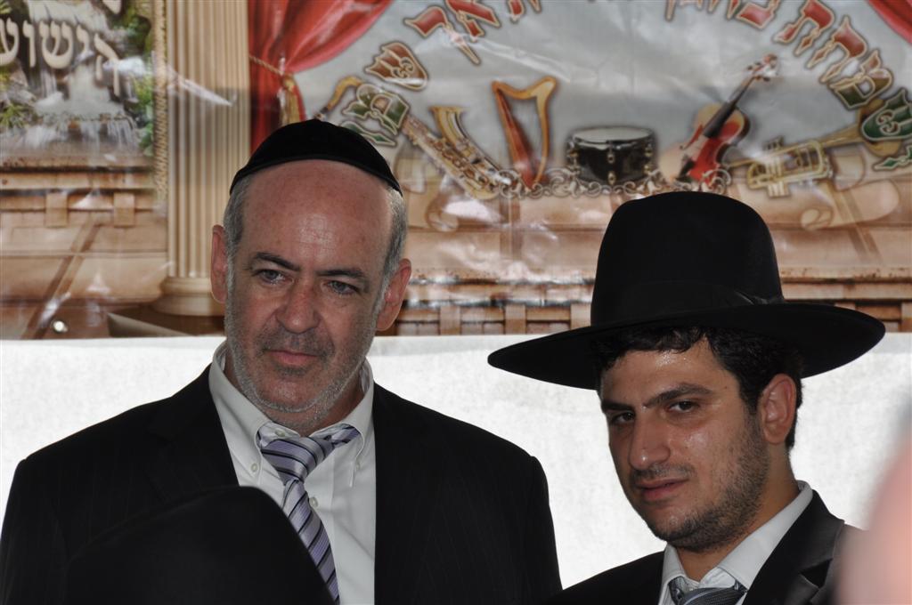 גלריה, וידאו: בסוכה של ראש העיר בני-ברק