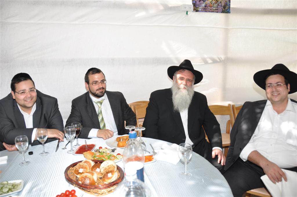 גלריה, וידאו: בסוכה של ראש העיר בני-ברק