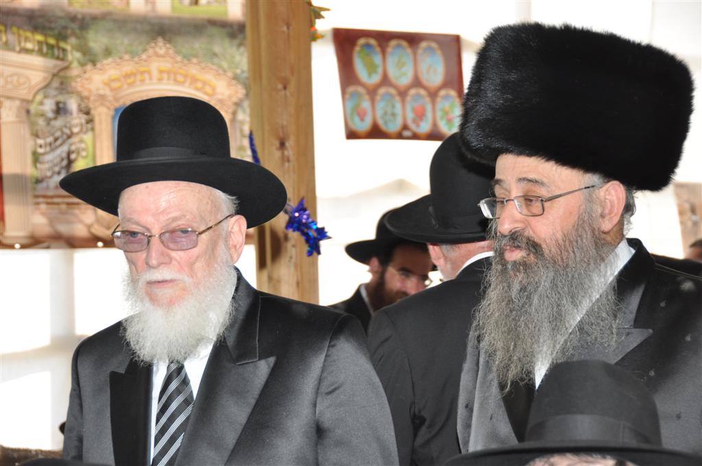 גלריה, וידאו: בסוכה של ראש העיר בני-ברק